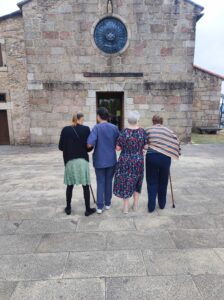 Visitando la capilla
